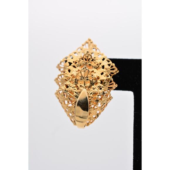 Sarah Cov Vintage Clip Earrings Gold Tone Filigree Metal Chunky Silgned BinAK - Picture 6 of 12